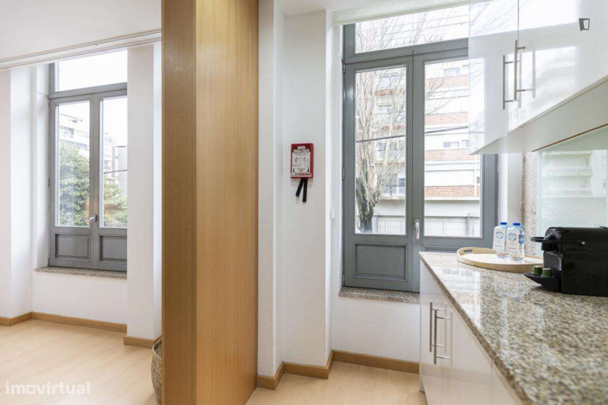 Estúdio - localizado em Paranhos Porto - Grande imagem: 5/7