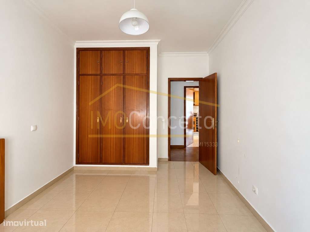 MORADIA T3 COM 2 ANEXOS| PISCINA| EXCELENTE LOCALIZAÇÃO E POTENCIAL...-7