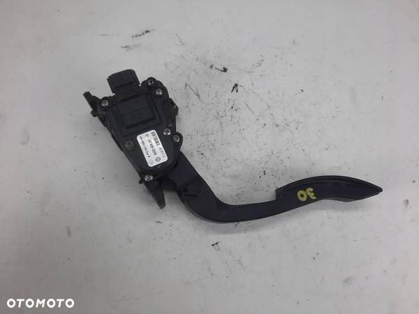 POTENCJOMETR GAZU RENAULT TWINGO II 8200426241D - 1