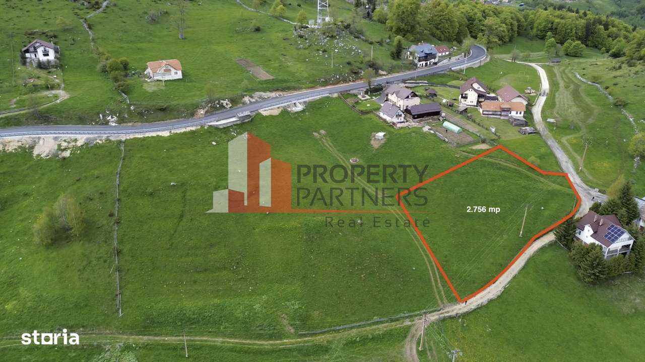 Teren Fundata cu vedere la muntii Bucegi - Imagine principală: 3/5