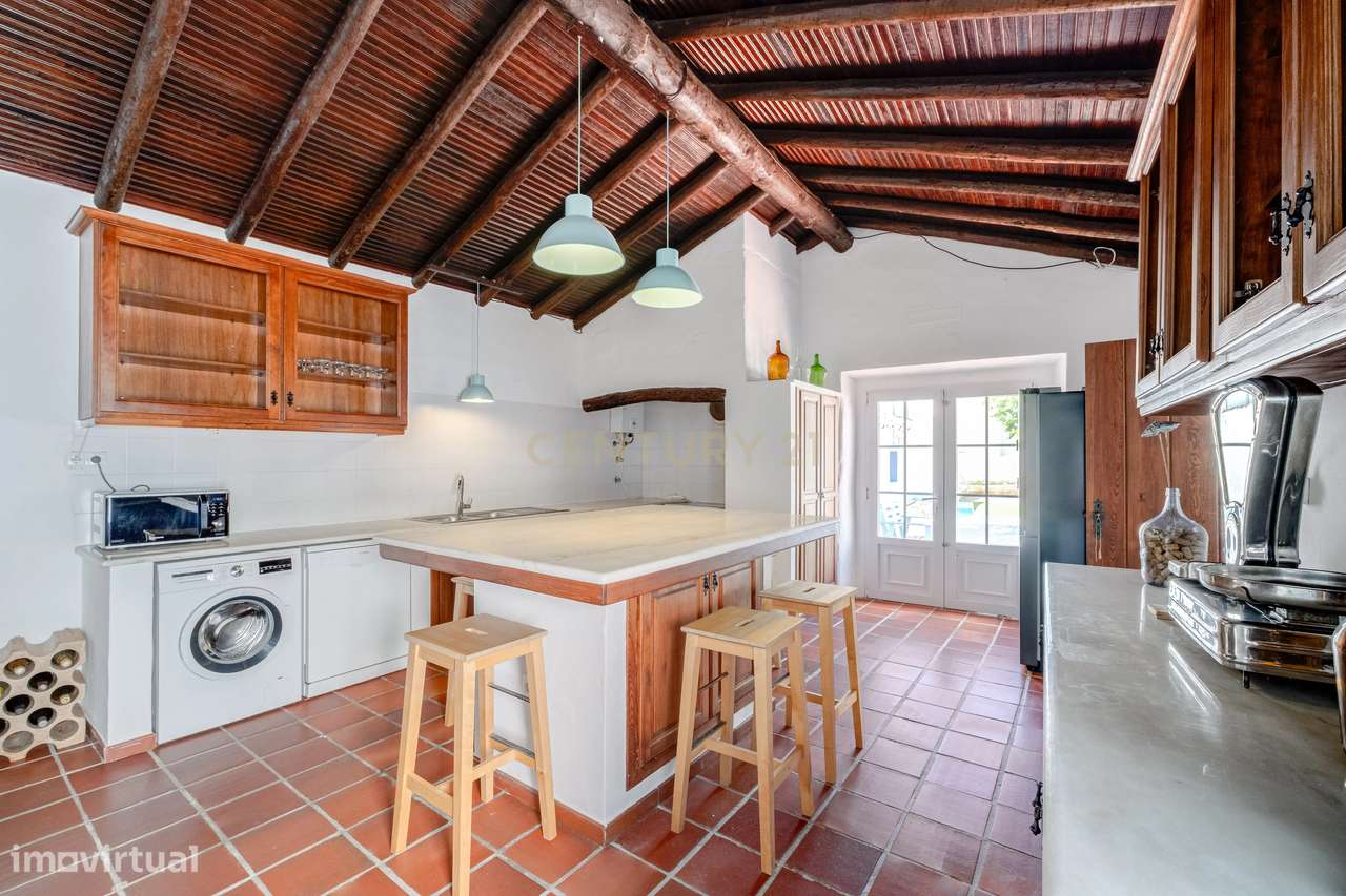 Moradia tradicional alentejana no coração de PEROLIVAS / Reguengos de-18