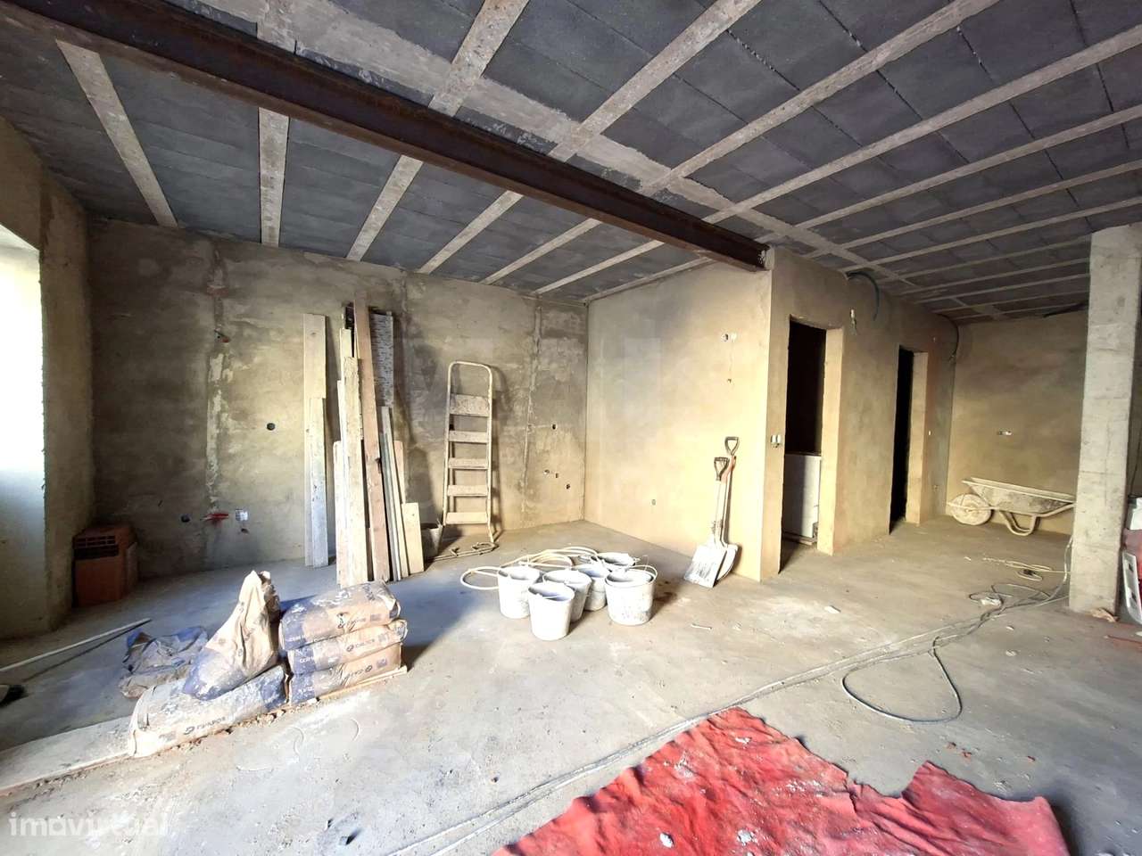 Moradia T1 + Sótão em Peral- Cadaval - Grande imagem: 2/9