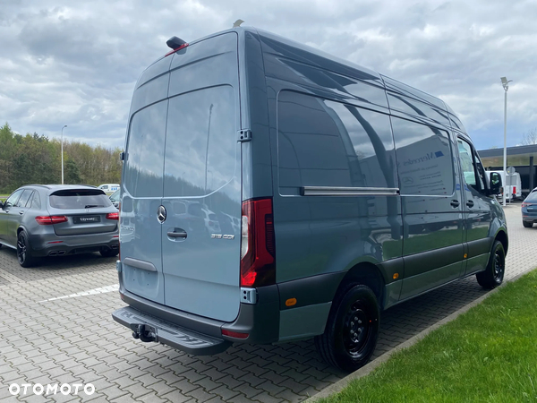 Mercedes-Benz Sprinter - 4