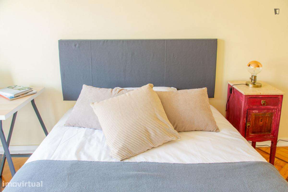 Quarto - localizado em São Sebastião Lisbon - Grande imagem: 3/8