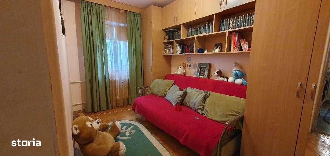 ap cu 3 camere in zona Dacia-2