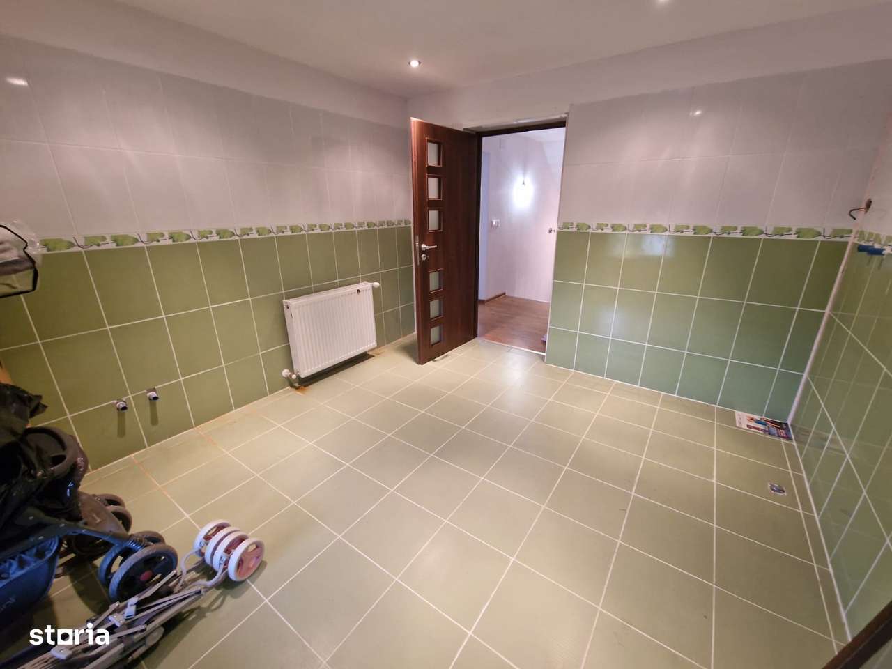 casa  197 mp, garaj, foisor, gratar, teren 870 mp la 100 m de DN 4-17