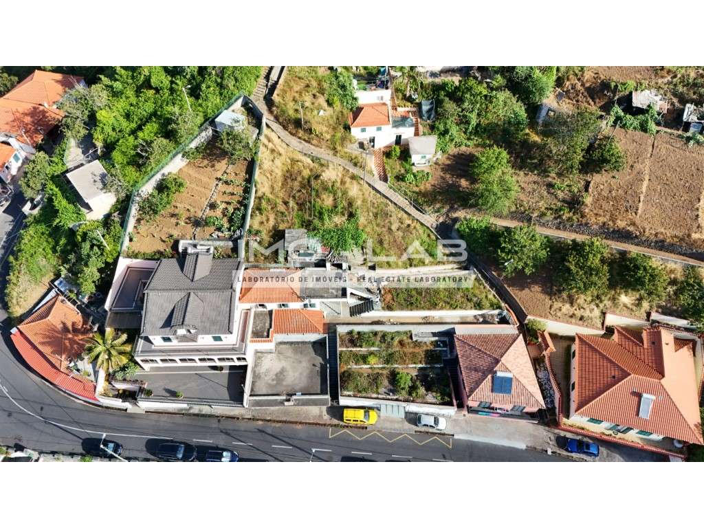 Moradia T2 - Ampla Garagem - Câmara de Lobos-5