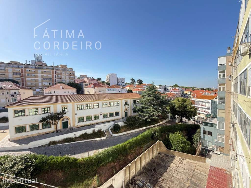 T2 remodelado, localizado no coração da Praça Gil Vicente-18