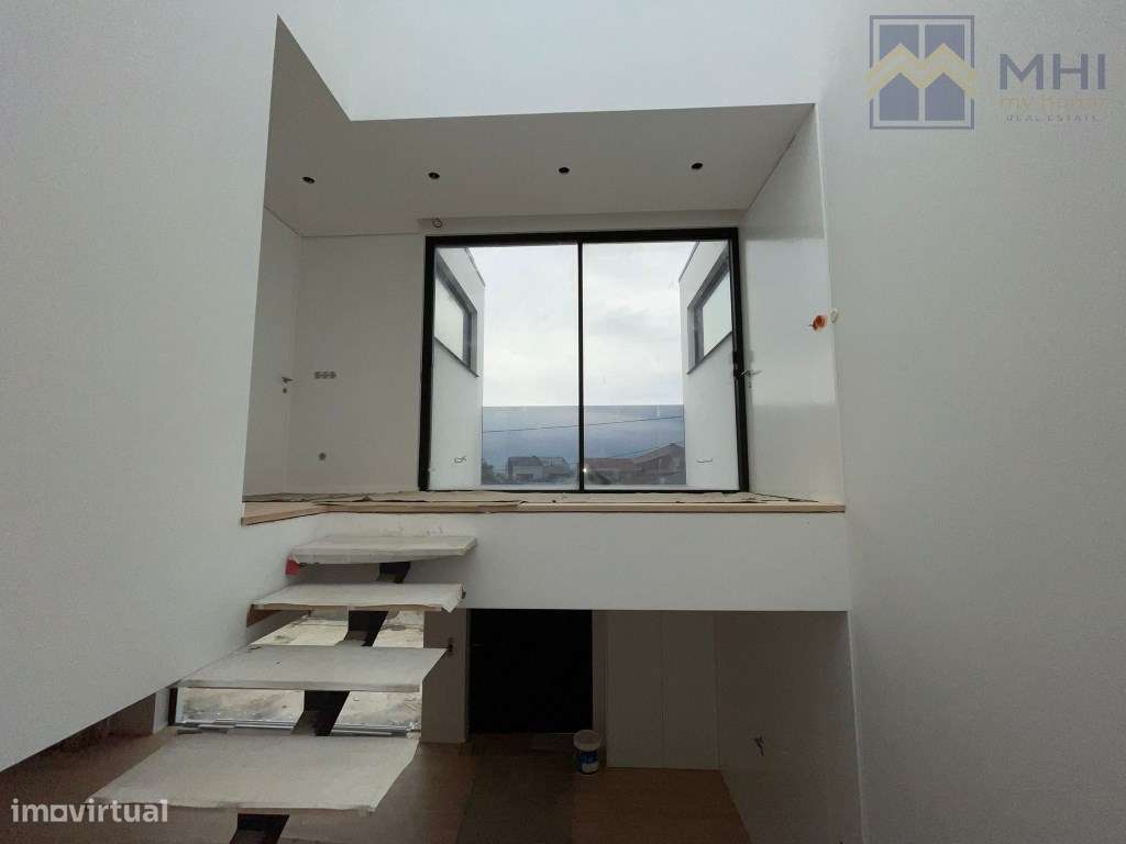 Moradias de Luxo T4 +1 a 500 metros da praia em Canidelo-23