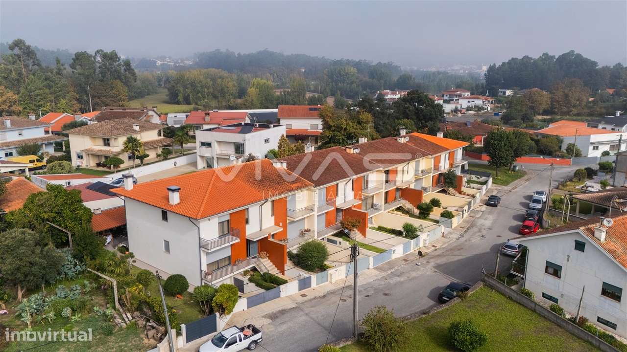 Moradia em Banda T3 Venda em Turiz,Vila Verde-1