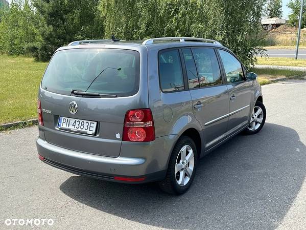 Volkswagen Touran 2.0 TDI DPF Highline - 36