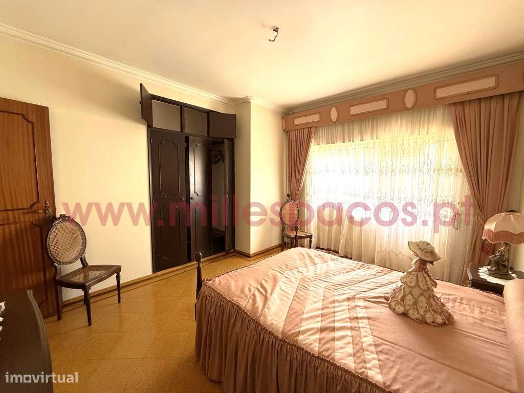 Moradia V6 com Garagem Centro da Cidade-29