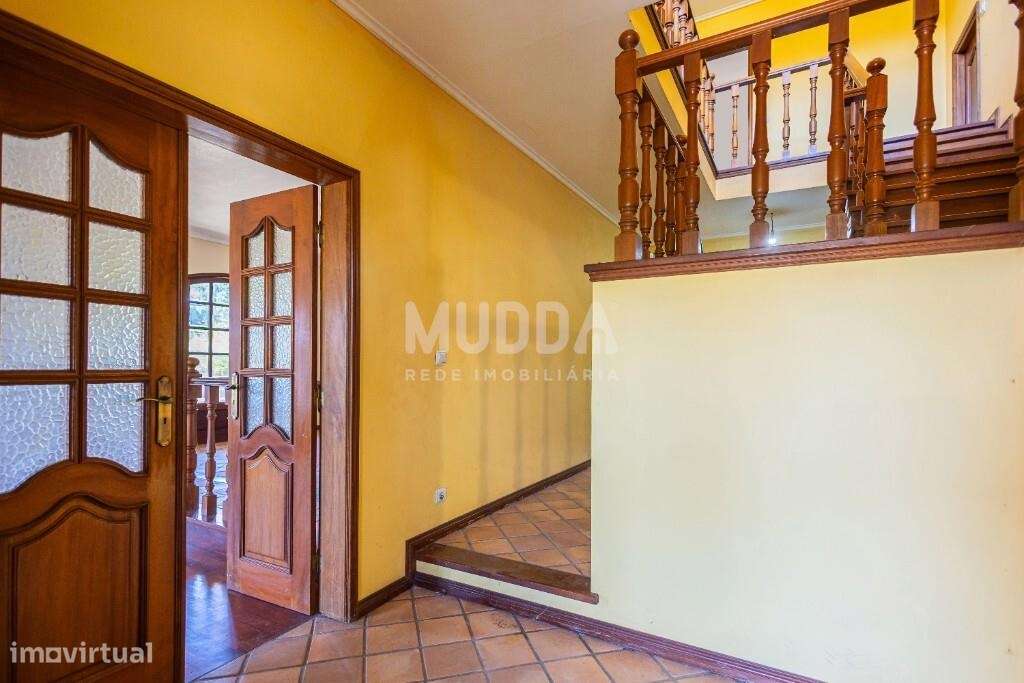 Oportunidade em Azurva – Moradia Isolada com Grande Terreno!-11