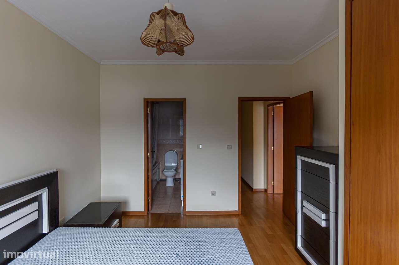 Apartamento T2 com box em Canidelo-14