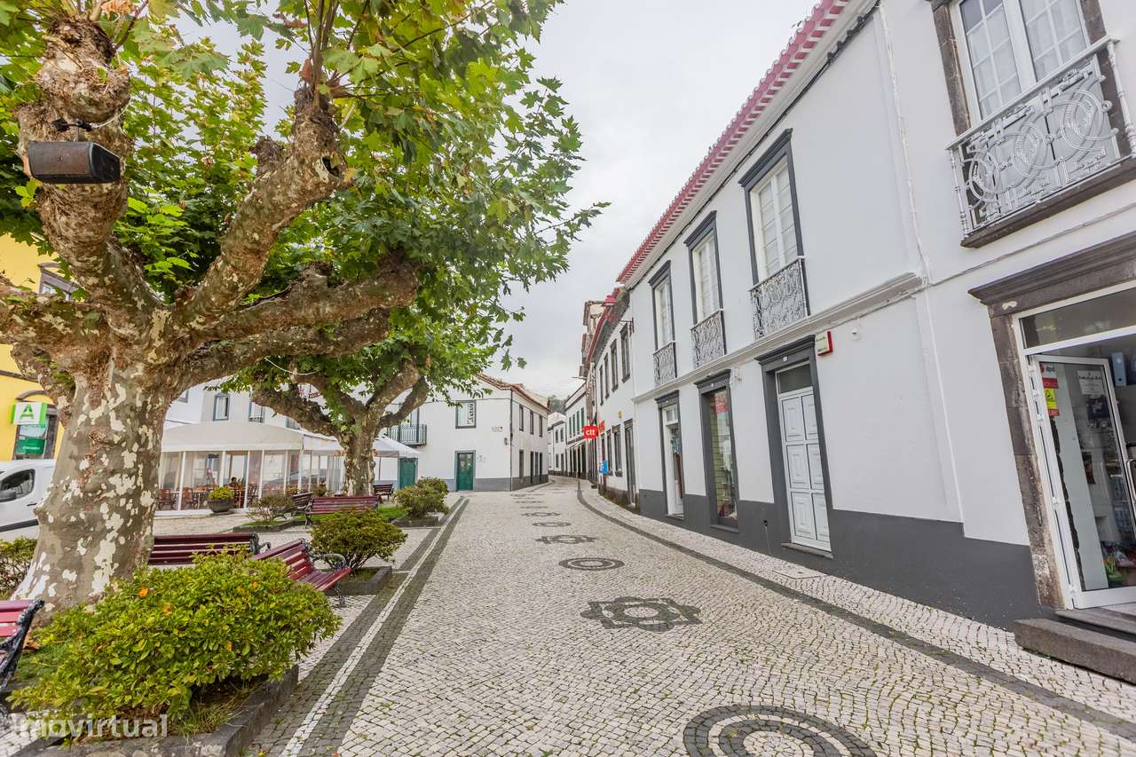 Moradia no centro da Povoação - Grande imagem: 4/6