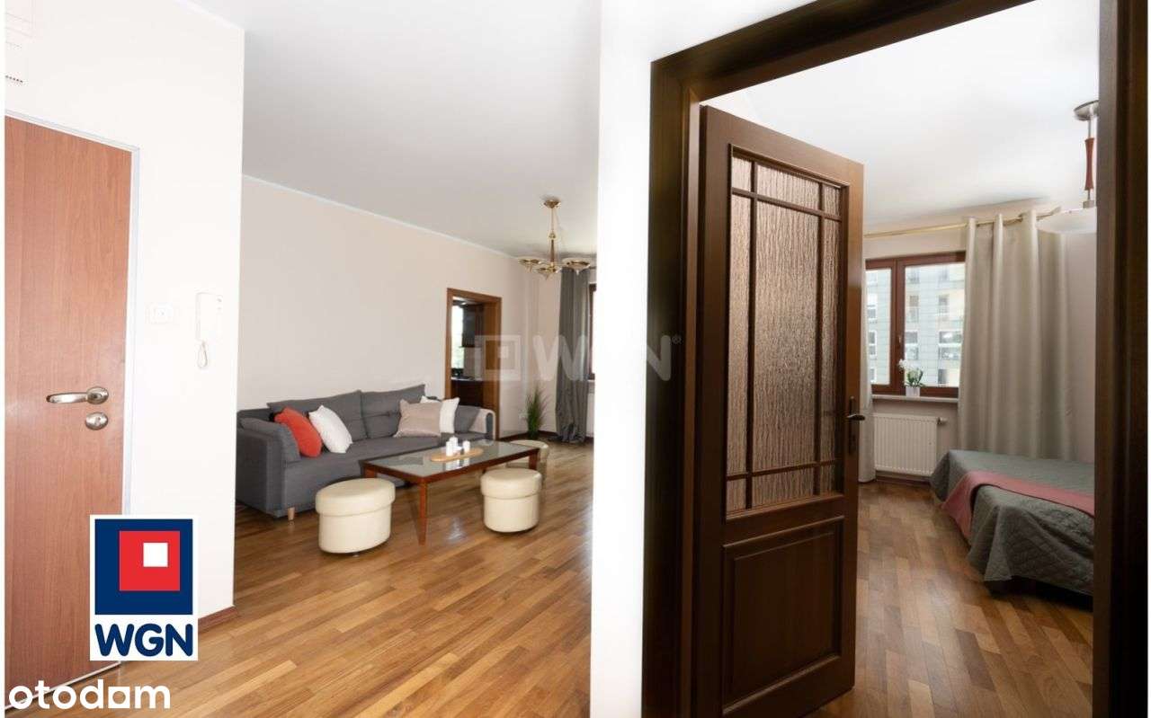 2 pokoje, oddzielna kuchnia, komórka, garaż, metro-8