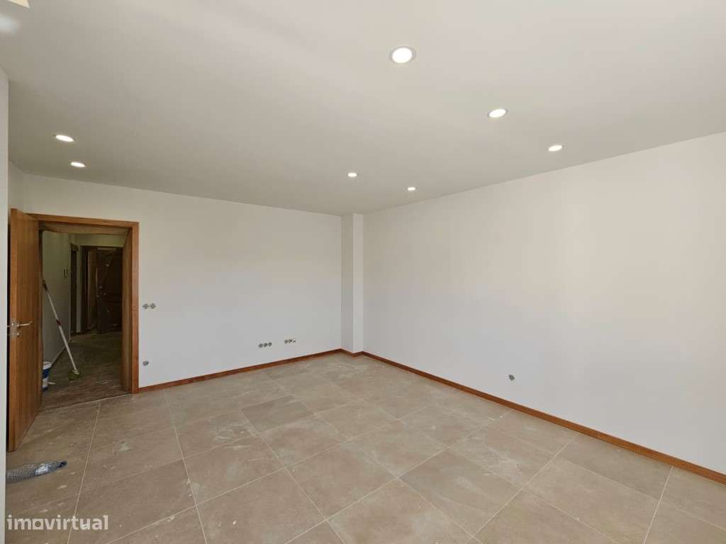 Apartamento T3 Totalmente Renovado - Centro de Braga-5