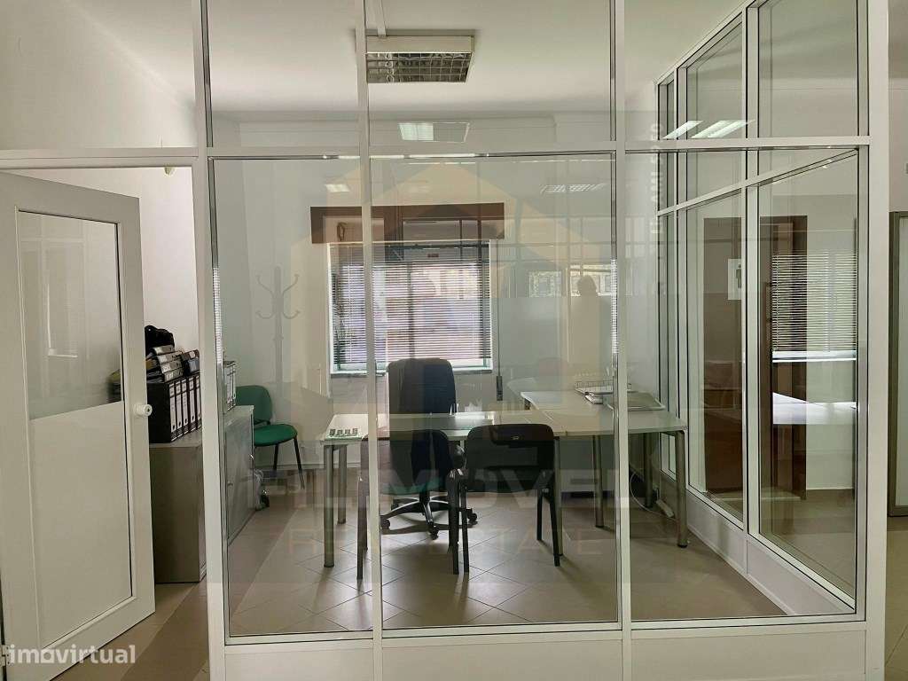 Gabinete para arrendar em Santarém - Grande imagem: 1/2