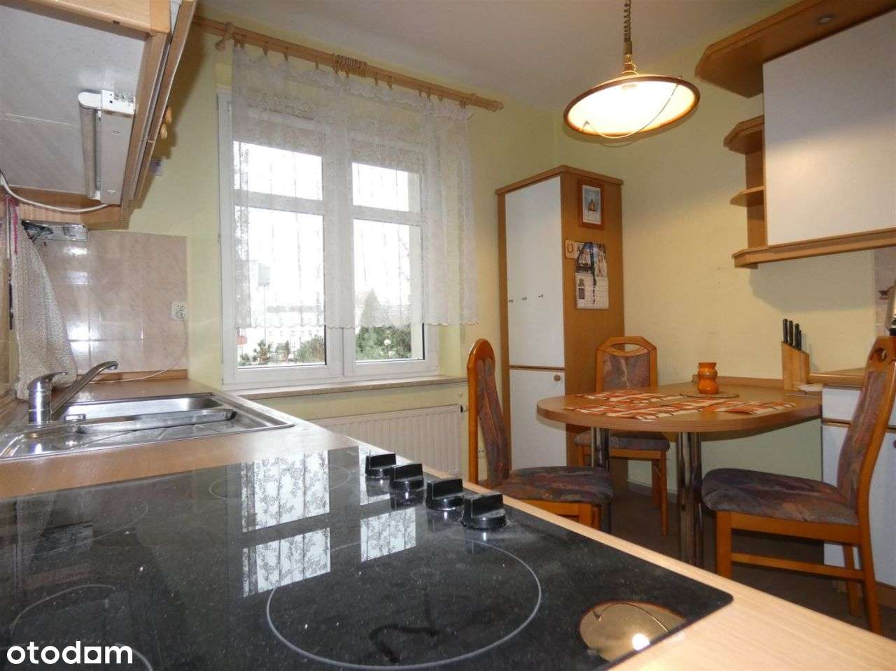 Wygodne trzypokojowe z dużą widną kuchnią-10