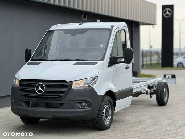 Mercedes-Benz Sprinter - 2