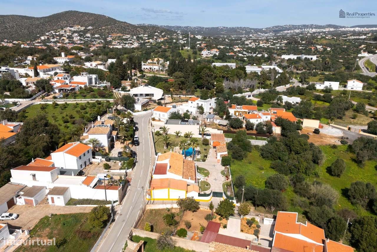 Encanto Algarvio – Moradia Térrea Isolada com Piscina e Jardim-52