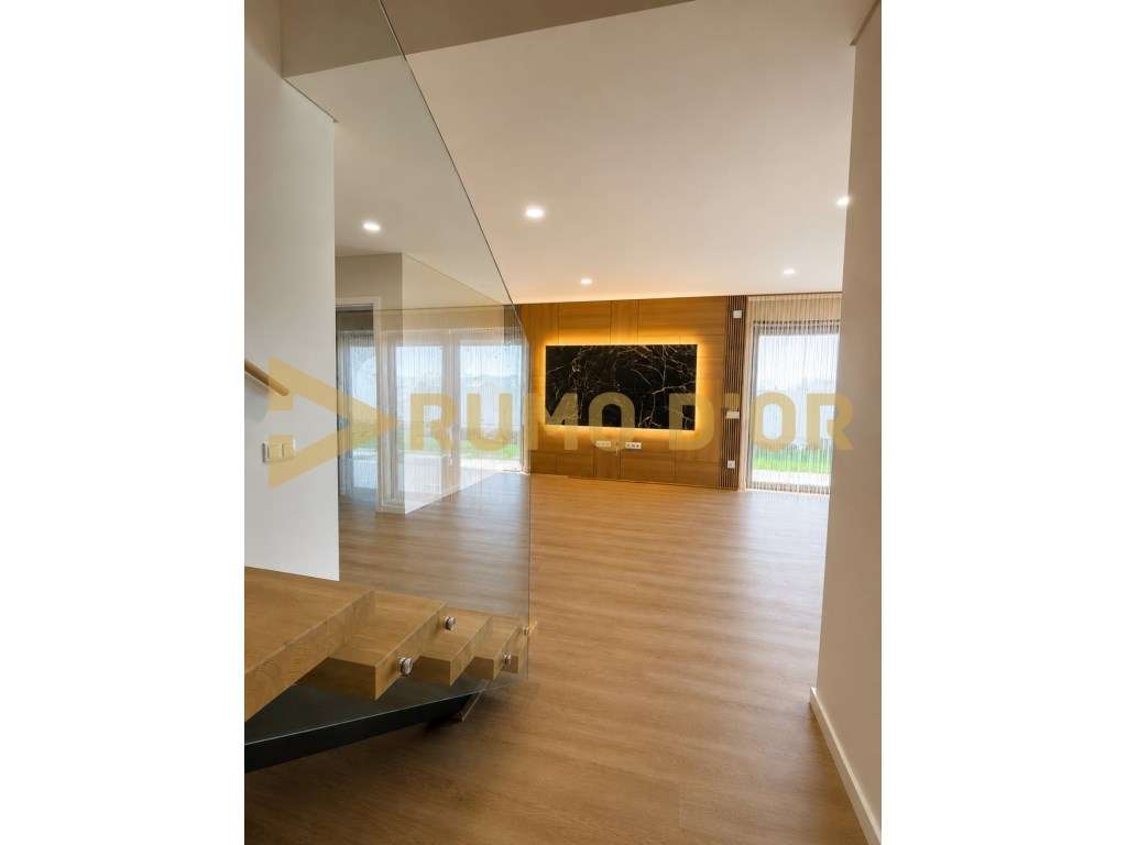 Moradia T4, garagem e piscina em Condomínio privado Albufeira-17