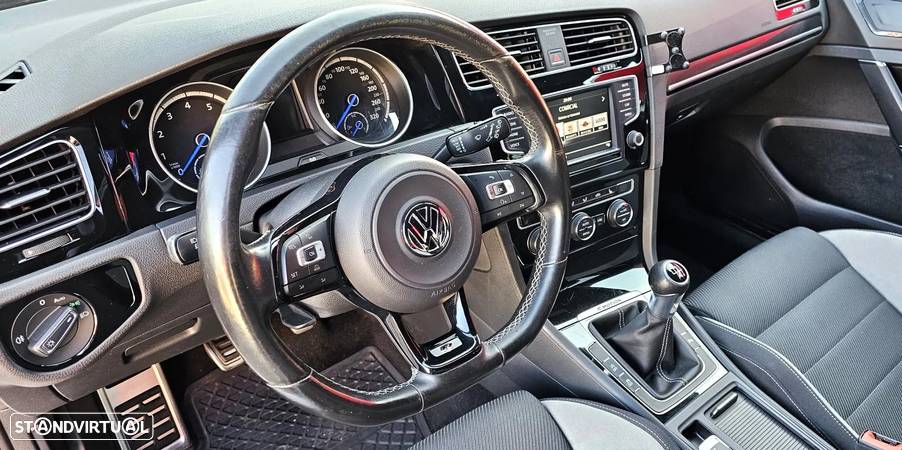 VW Golf 2.0 TSi R - 14