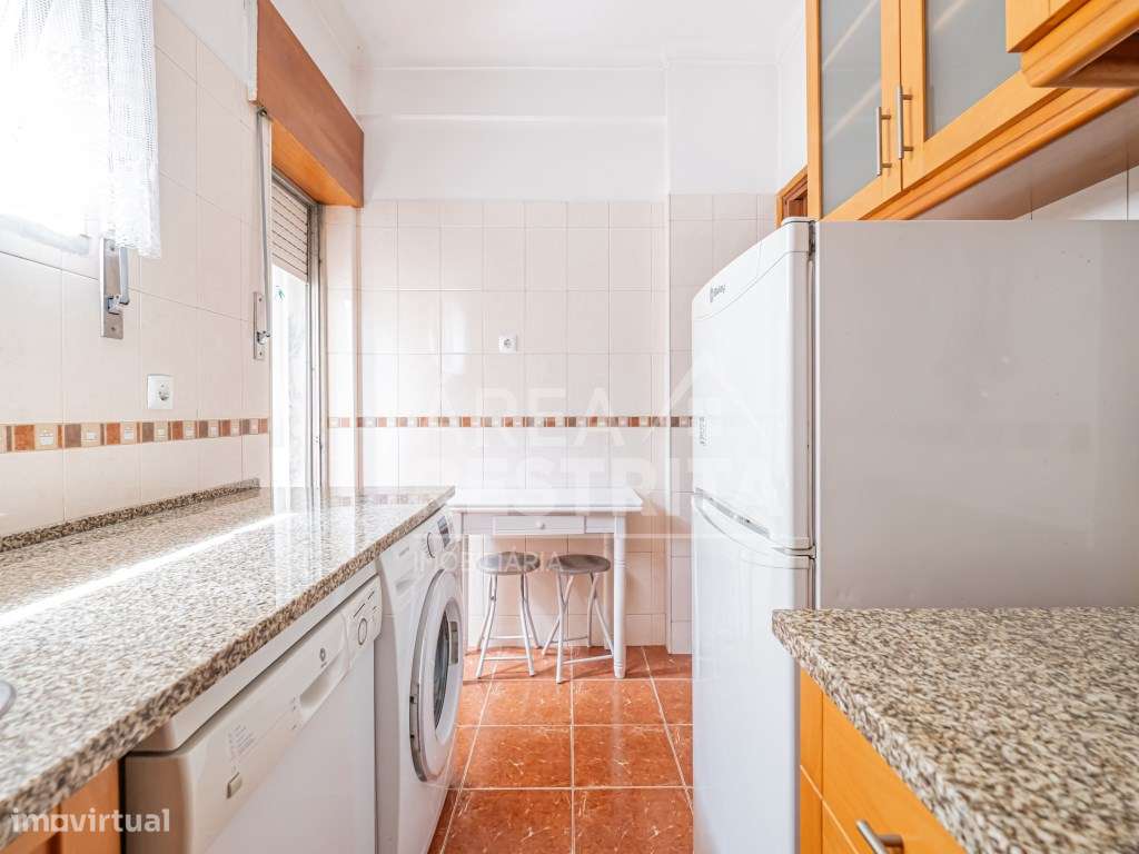 Excelente Apartamento T2 nas Paivas - Ótimo Potencial e Localização...-5
