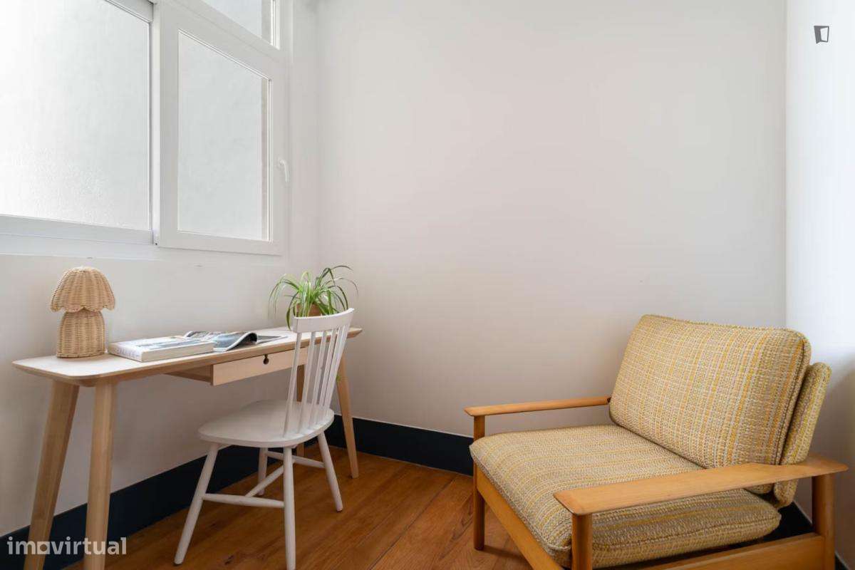 Quarto - localizado em Anjos Lisbon - Grande imagem: 4/13