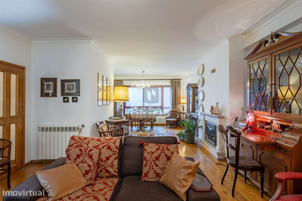 Apartamento T4 Com áreas generosas em Vilar do Paraíso-6