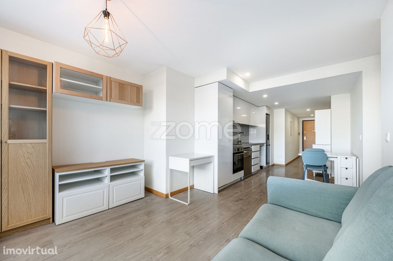 Apartamento T1 Semi-Novo com Terraço no Bonfim / Porto