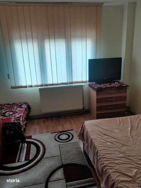 Vand apartament zona otopeni cu  4 camere - Imagine principală: 5/8