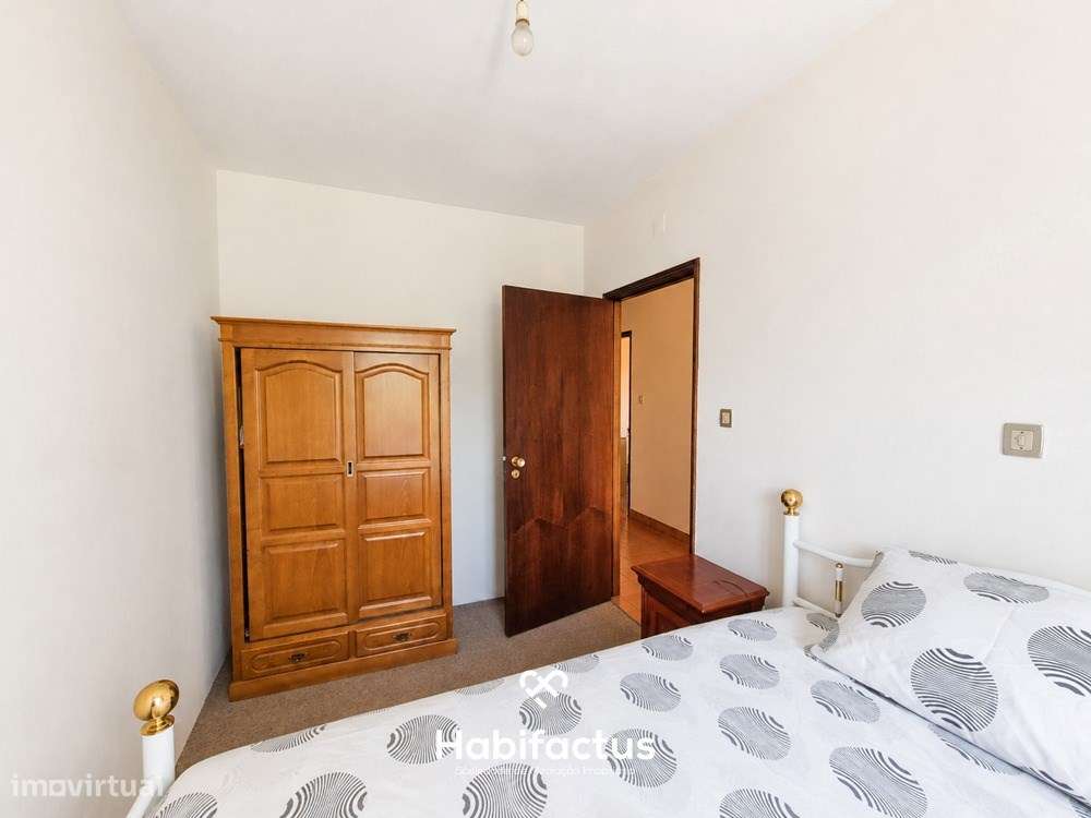 Moradia T3 para Remodelar em Bodiosa com Terreno-15