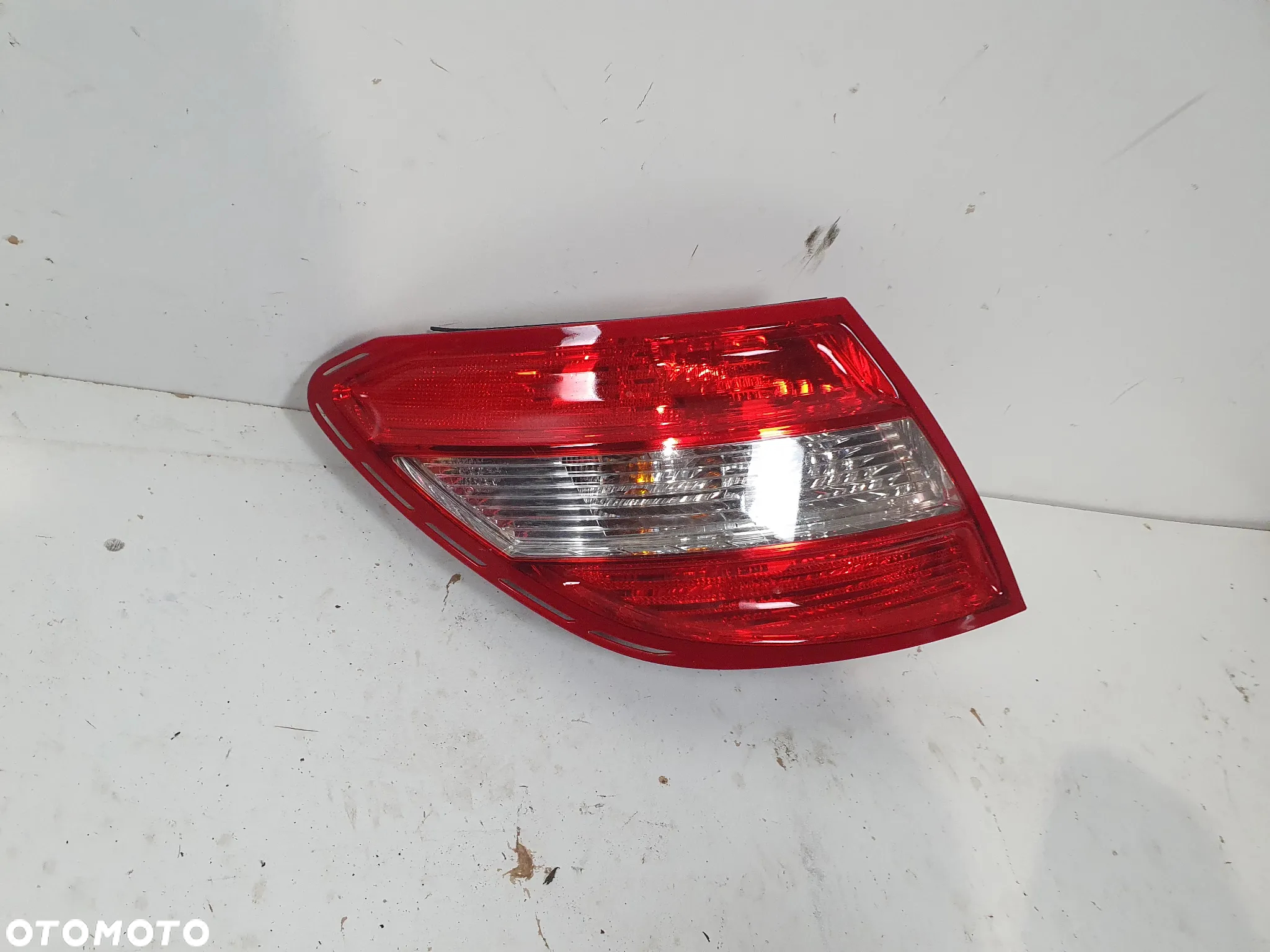 Mercedes C klasa W204 lampa tylna lewa. - 2