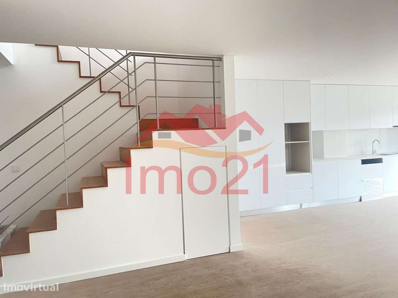 T2 Duplex com Terraço novo em Esgueira-0