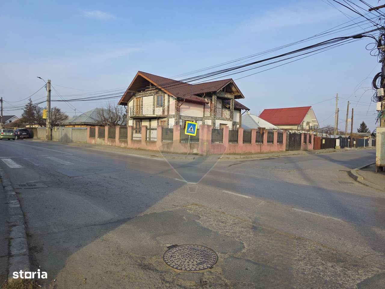 Casă P+M de vânzare - zona Izvoare, Ideală pentru business/locuit - Imagine principală: 4/20