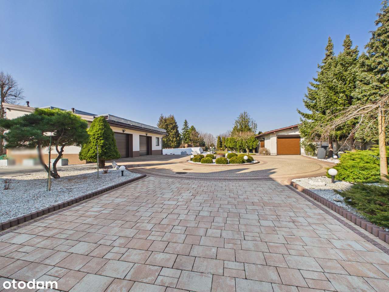 Piękna posiadłość z basenem, malownicza działka 1,5 ha.-15