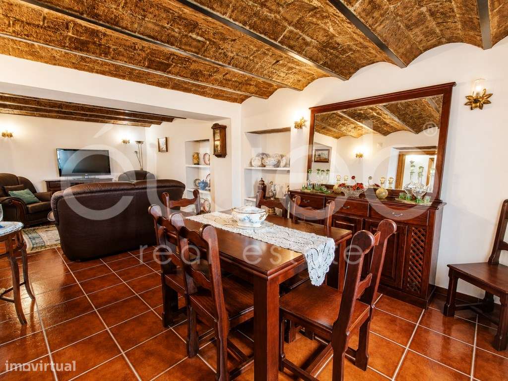 Moradia T4 de Arquitetura Alentejana com Piscina, Motrinos, Regueng...-18