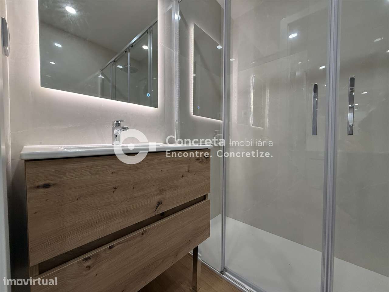 Apartamento T2 remodelado com garagem em Arcozelo, Barcelos-14