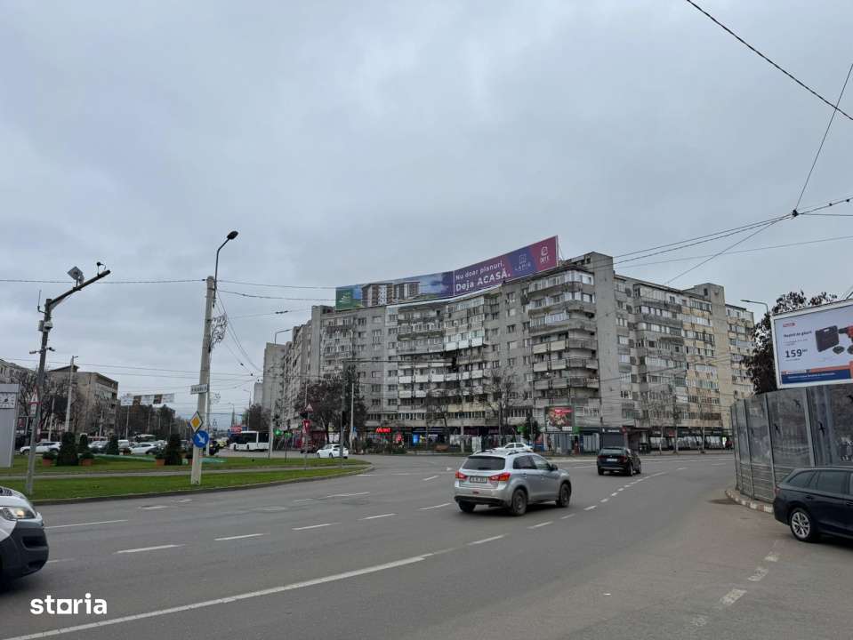 Inchiriere Spatiu Comercial Vitrat, 52 mp Podul Ros - Imagine principală: 3/11