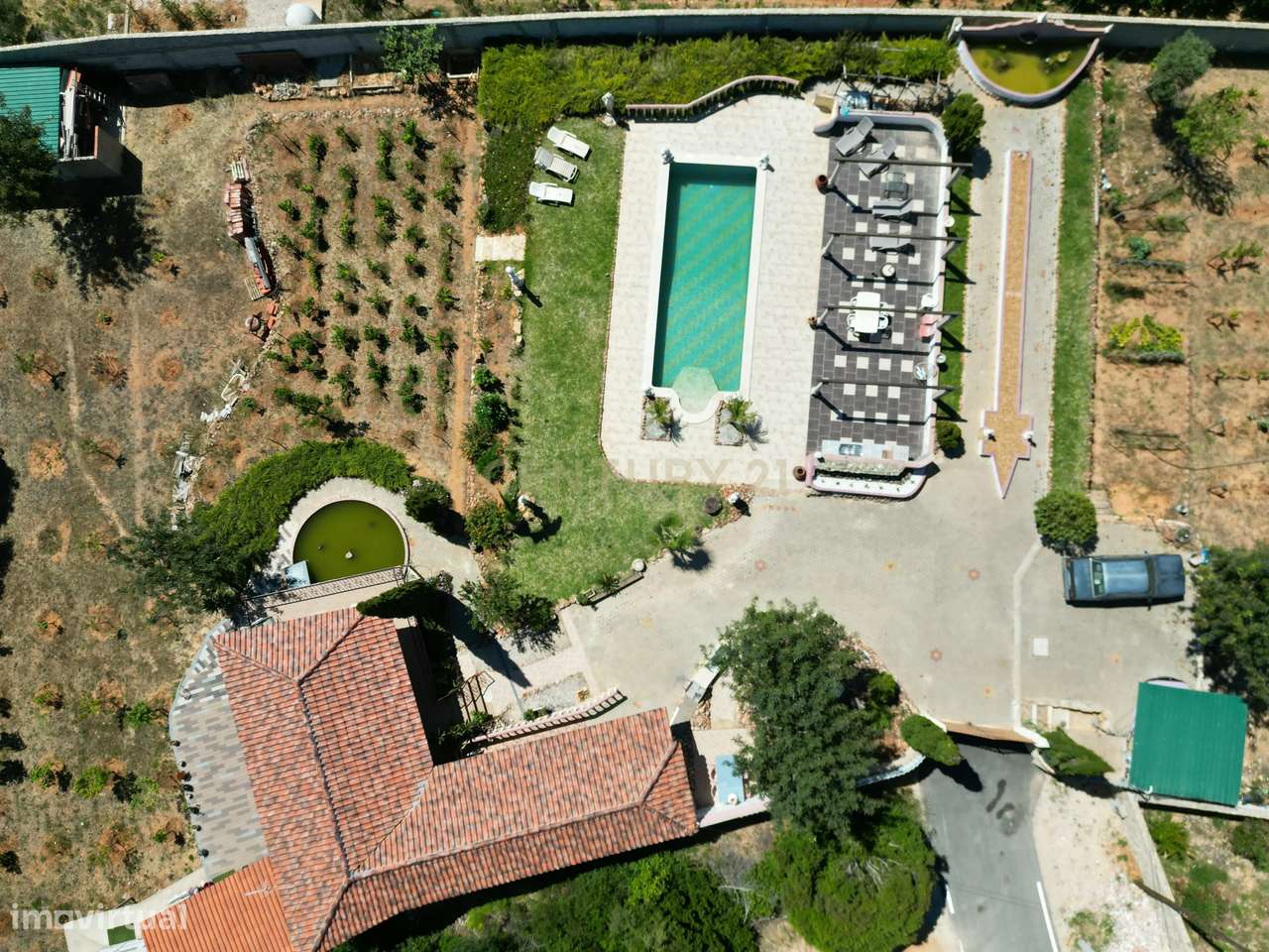 Terreno com Piscina a 2Km da Praia da Marinha - Grande imagem: 1/9