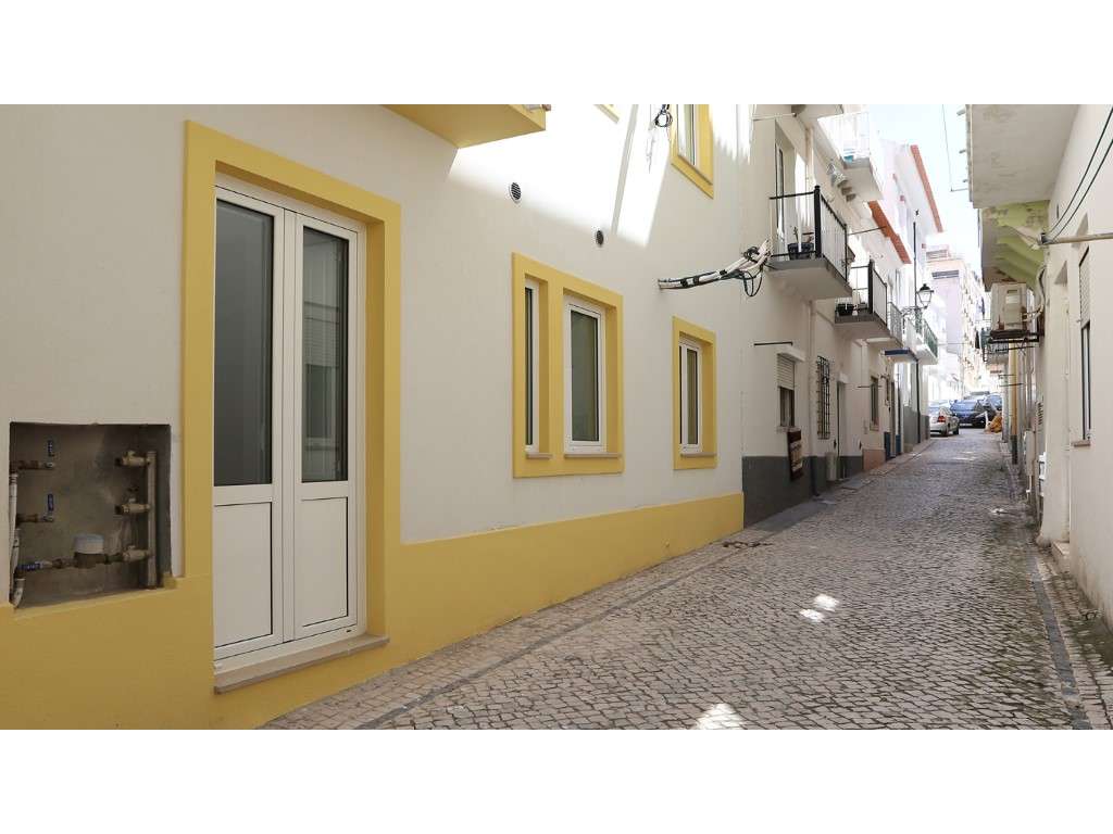 T2 Renovado no Centro Histórico da Nazaré Mobilado e Equipado junto...-21