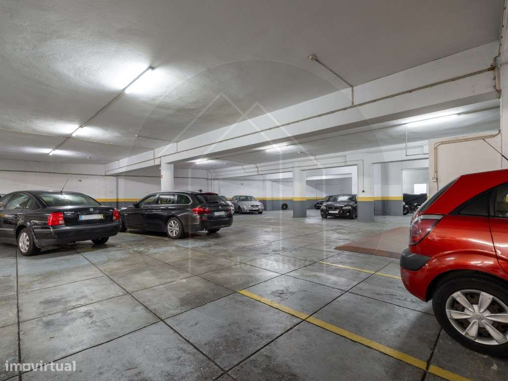 Parque de Estacionamento com 53 Lugares | Investimento Seguro | Porto-15