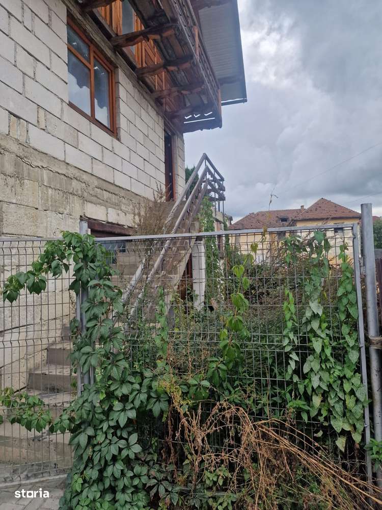 Vindem cladire P+E+M in Campulung Moldovenesc-10