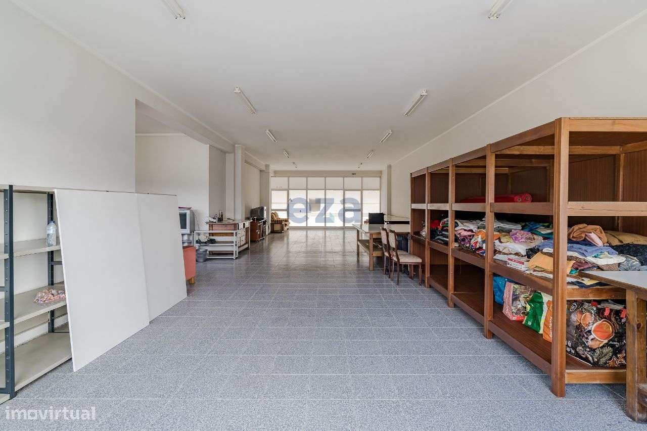 Loja, 169 m², Candoso São Tiago e Mascotelos-10