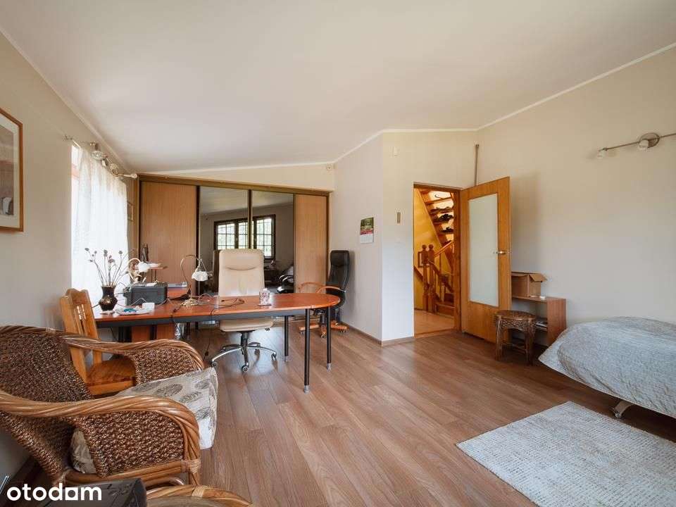 Urokliwy dom 270m2 na dużej działce 80 ar-13