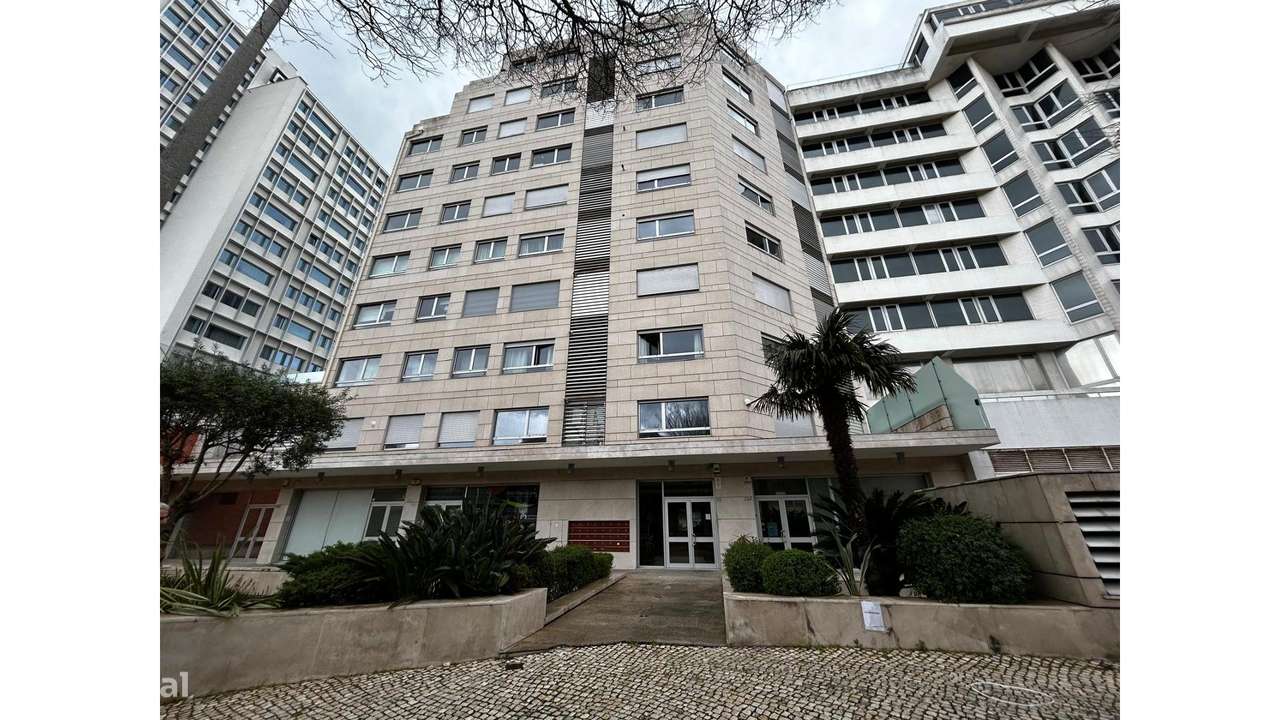 Lugar de Estacionamento no Areeiro-14