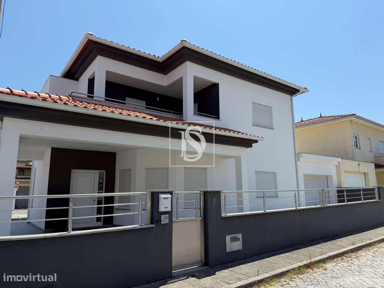 Moradia T3+1  em Chafé | Com garagem | Perto da Praia-37