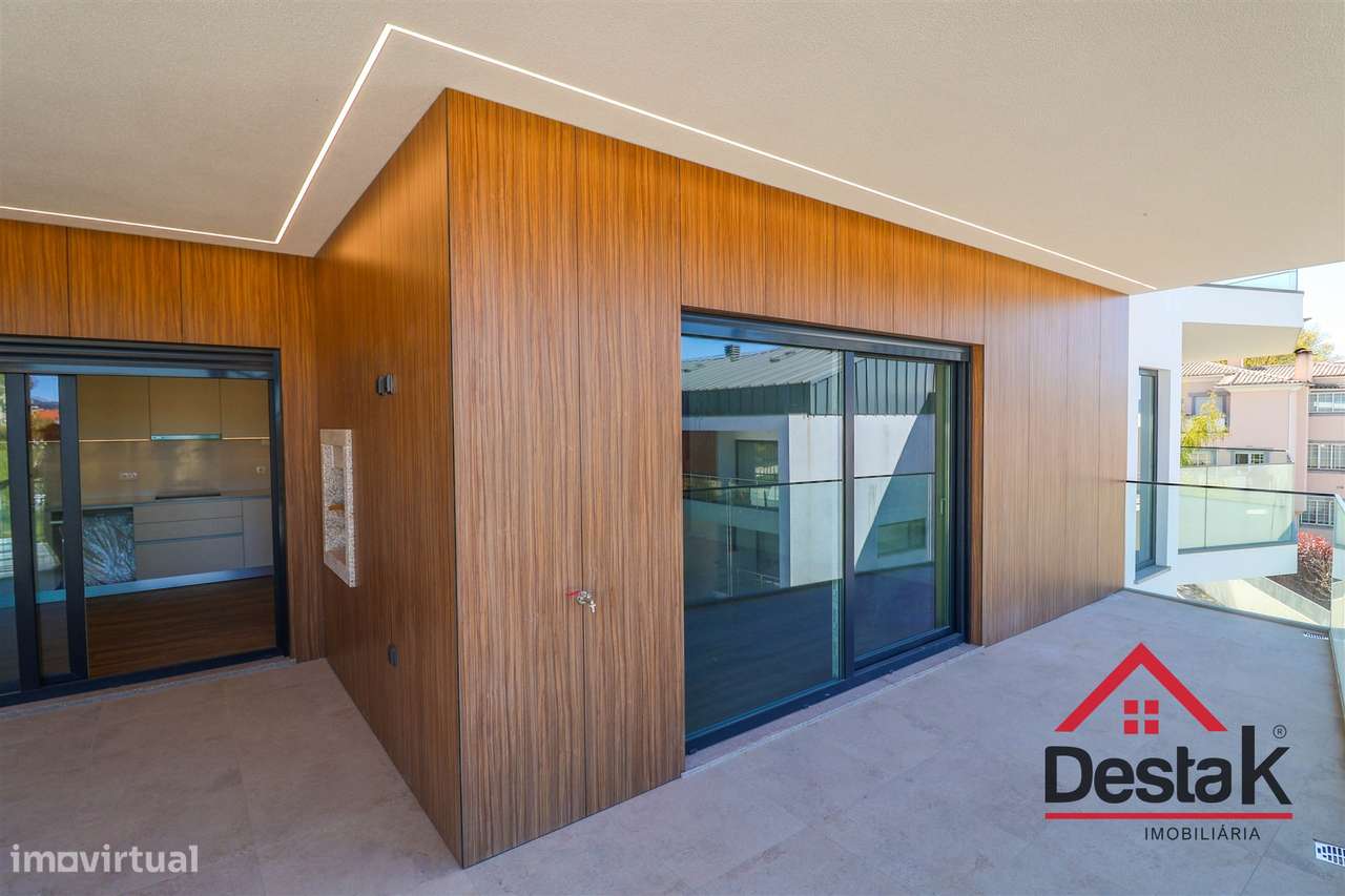 T3 Novo | Varandas com Churrasqueira | Garagem para 2 Carros - Grande imagem: 4/12