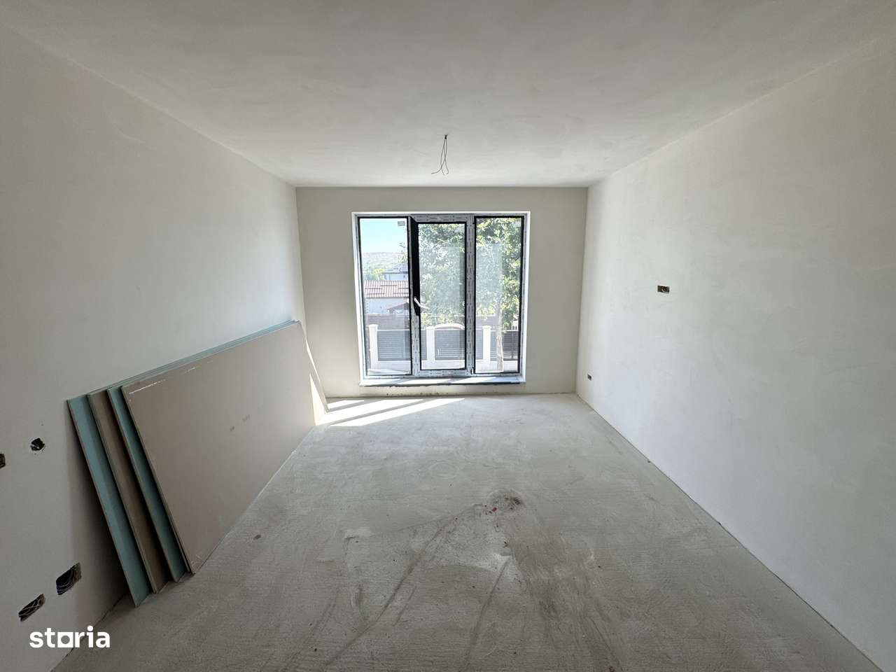 700 mp teren! 5 camere! CANALIZARE! 3 BAI! Vila Bucium-Barnova - Imagine principală: 4/10